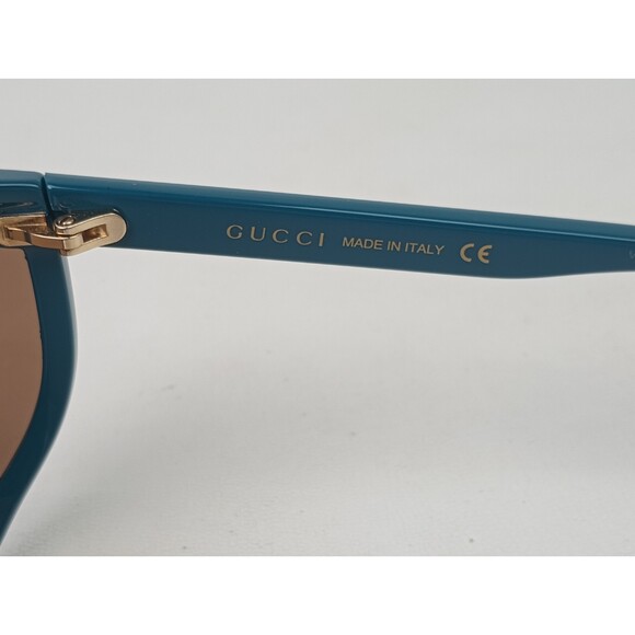 Gucci Turquoise Square Women\'s Sunglasses GG0468S 005 Case main image 4